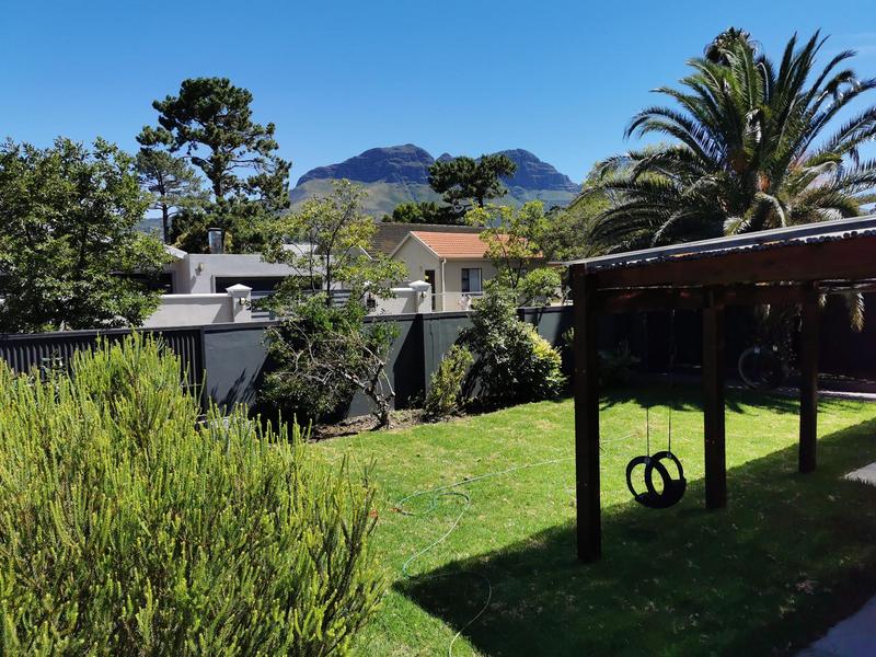 4 Bedroom Property for Sale in Roundhay Western Cape